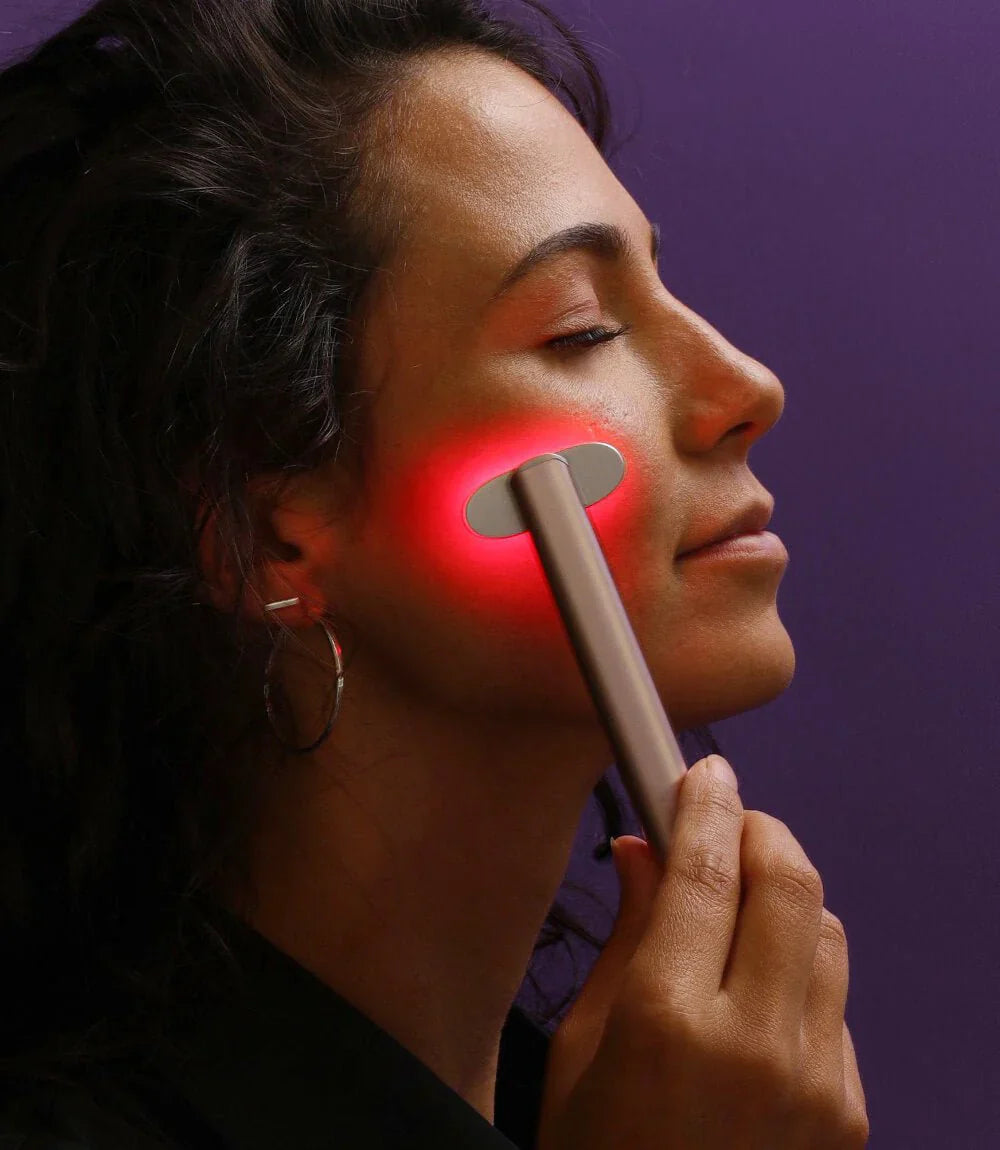 Masajeador Facial Skincare 4 en 1 con Luz LED Roja